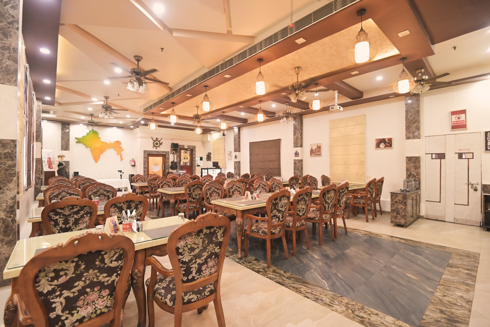 Dining at the 1916 Café & Restaurant