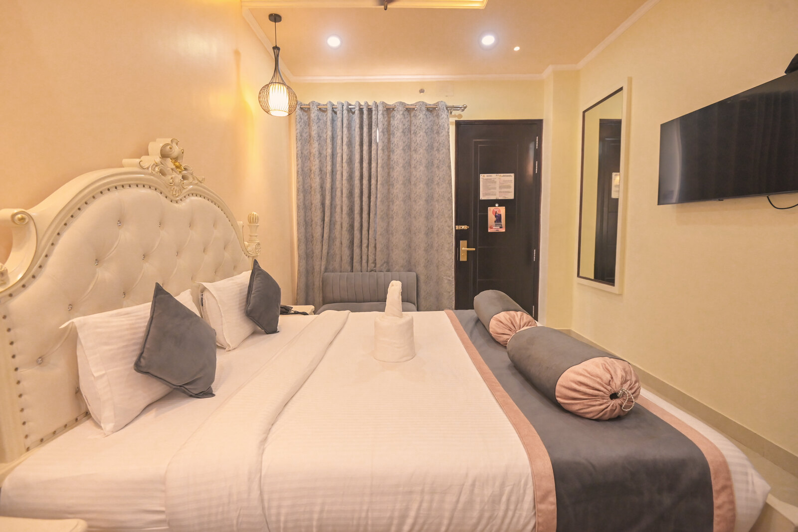 Premium room with bathtub
